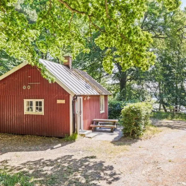 Fiskestugan – Country side cottage by lake, hotell sihtkohas Sjöbo