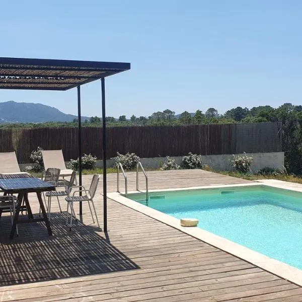 Villa au cœur du maquis, hotel v destinaci Figari