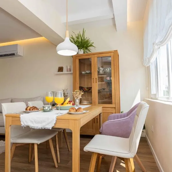 Central DELUXE Apartment, hotel in Burgas City
