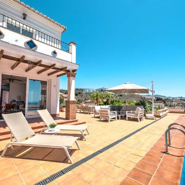Luxury villa with private pool and 7 bedrooms, ξενοδοχείο σε Torrox Costa