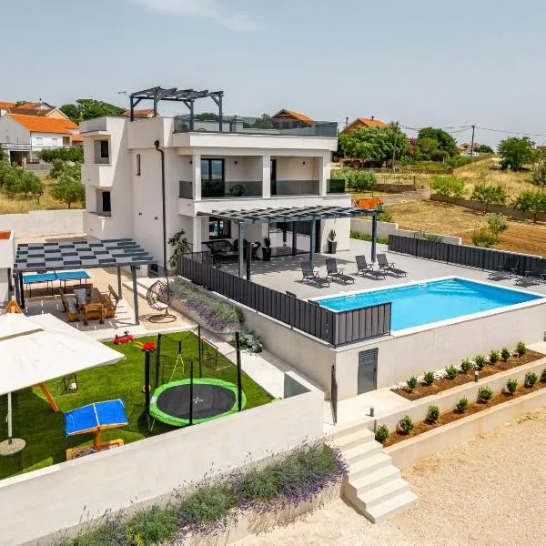 Vila Katarina ZadarVillas, hotel en Tinj