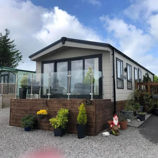 Lake District Luxury Lodge, hotel v destinaci Plumbland