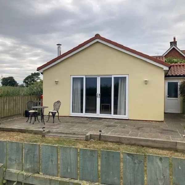 Seaview bungalow, hotel in Mappleton