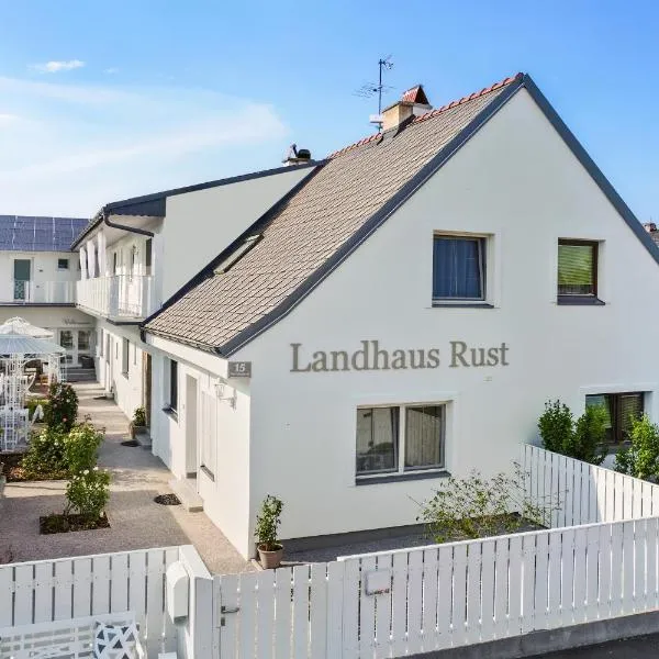 Landhaus Rust، فندق في رست