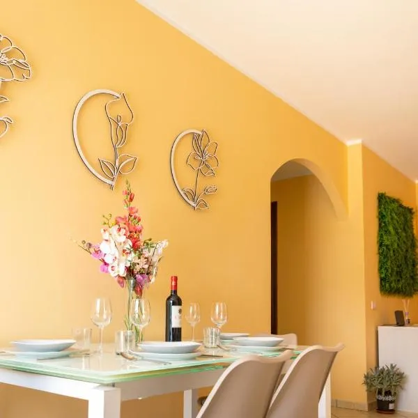 Modern house with courtyard and parking - Assisi, Hotel in Santa Maria degli Angeli