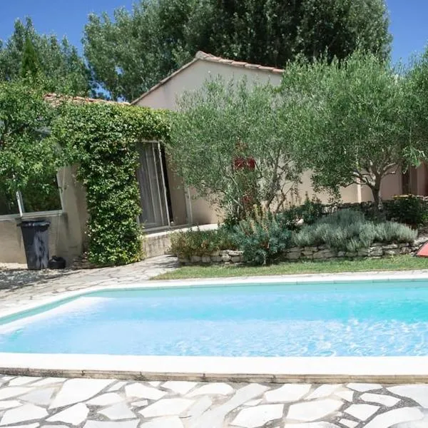 Petit paradis ., hotel in Pujaut
