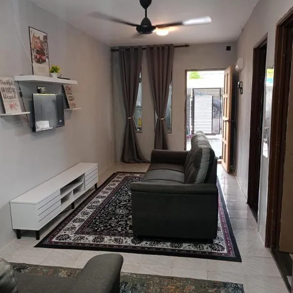 ArDiNa SweetHoMe MINI POOL, hotel in Kuantan