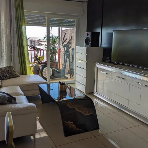 Appartement TUWA, hotel in Koungou