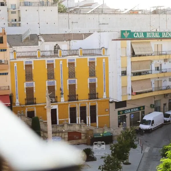 Apart Centro amplia terraza y ascensor, hotel en Arjona