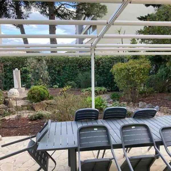 Le Papounet Appartement - Maison de 150m2 à 500m de la plage et du centre ville, hotel v destinácii Canet-en-Roussillon