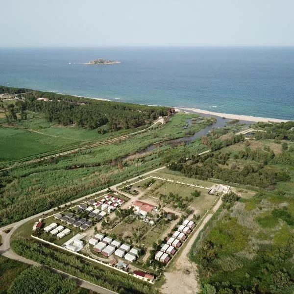 Camping Girasole, hotell i Girasole