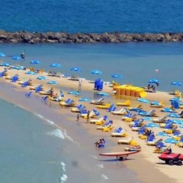 Coral guest house Netanya, hotel in Netanya