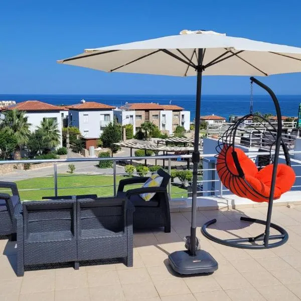 Sea and Mountain View Beachfront Penthouse, hotel in Yalı