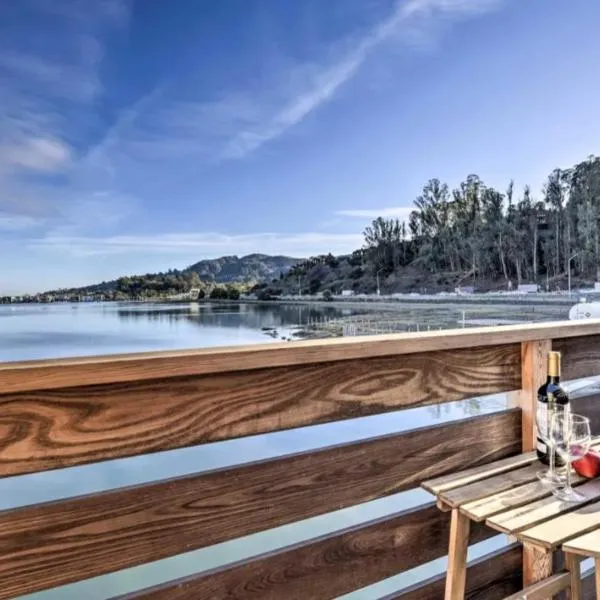 Floating Condos of Commodore 11, hotel in Mill Valley