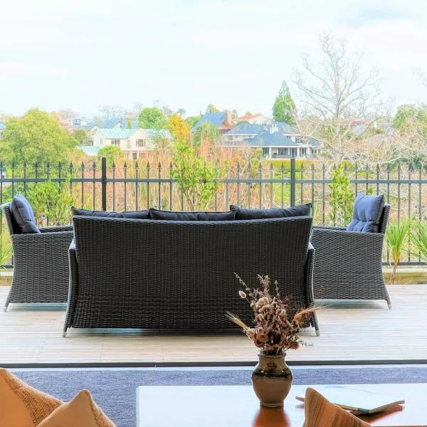 Wonderful River View - Sunset Deck Retreat、ハミルトンのホテル