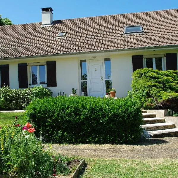 Maison au calme avec jardin et terrasse, proche de la forêt et Parc de Lorraine - FR-1-584-196, hotel in Belleville