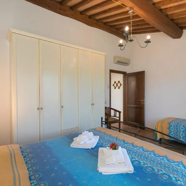Il Pino - appartamento Olivo, hotel in Cecina