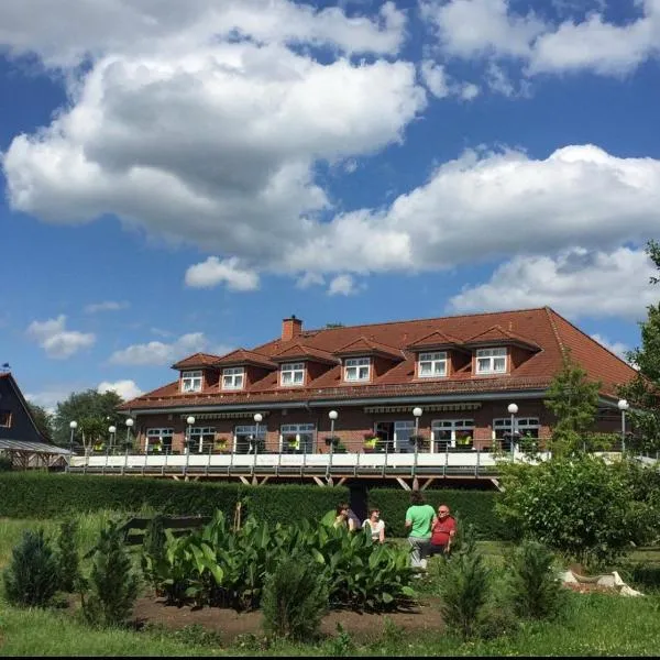 Hotel und Restaurant zum bunten Hirsch, Hotel in Rechlin