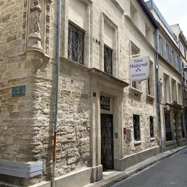 Hôtel Le Médiéval Palais des Papes, hotel en Montfavet