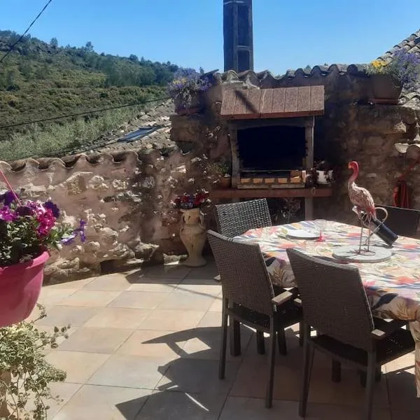 LA PASTOURELLE, hotel v destinaci Saint-Chinian
