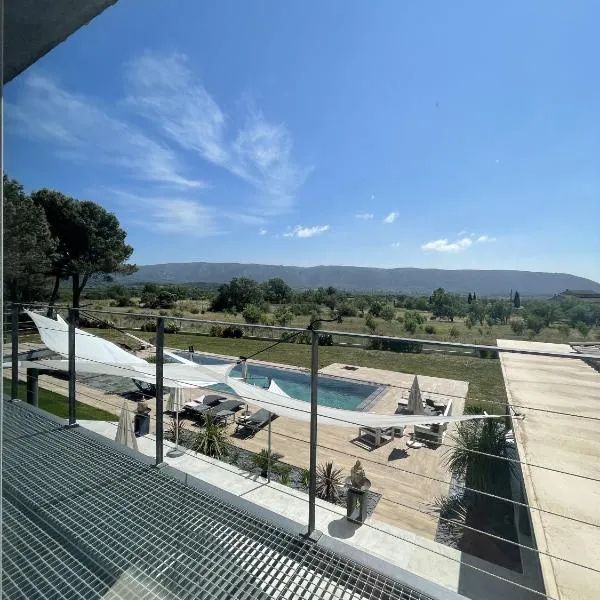 Les pins du Luberon, hotel v destinaci Coustellet