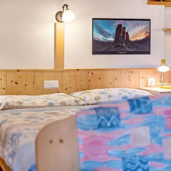 Lindenhof Apt 3, hotel in Vandoies