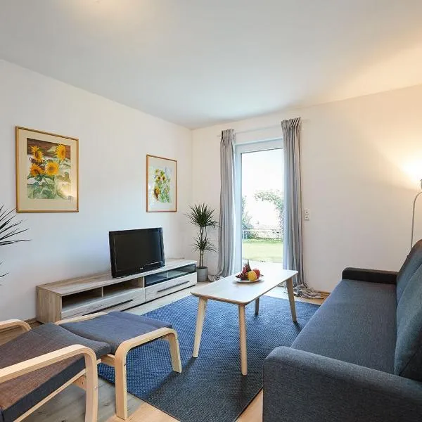 Ferienwohnung zum Steingarten โรงแรมในครืน