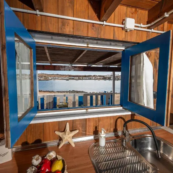 Cabin in front of idyllic majanicho beach, hotel Majanicho városában