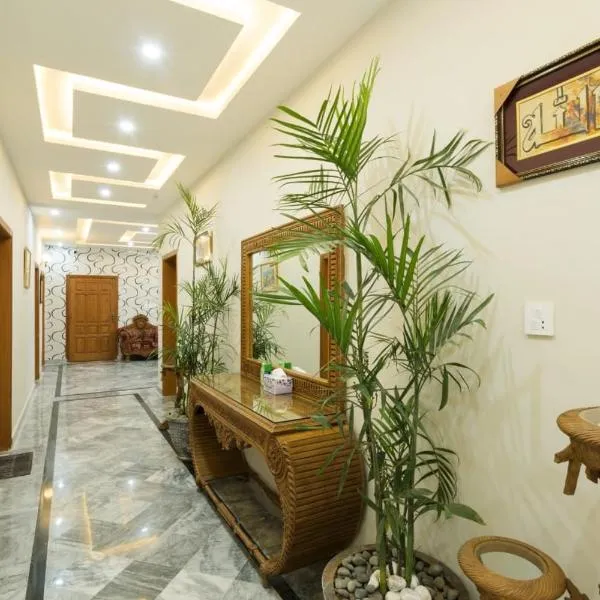 Midways Guest House and Hotels, hotel a Dhok Sandemār