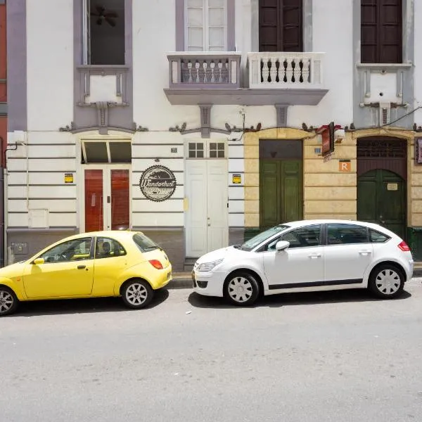 Wanderlust Hostel, hotel in Santa Cruz de Tenerife