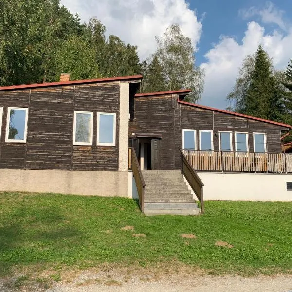 Chaty Dobrá Voda 86, khách sạn ở Horní Planá