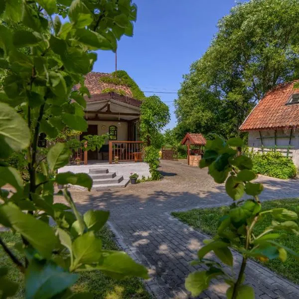 Siedlisko Kromienice, hotell i Krzywe