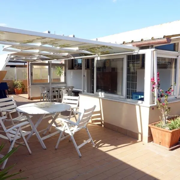 Terrazza con vista – hotel w mieście Nettuno