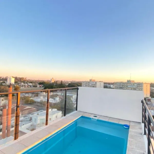 Apartamento a metros de la costanera y el lago, hotel in Villa María