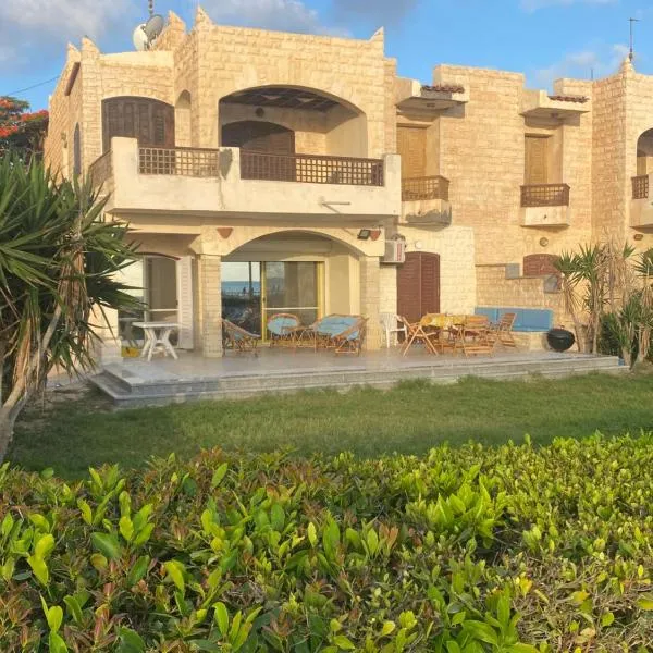 Chalet Marina Alamein first row sea view 3 bedroom-North Coast, hotel v destinácii El Qasaba esh Sharqīya