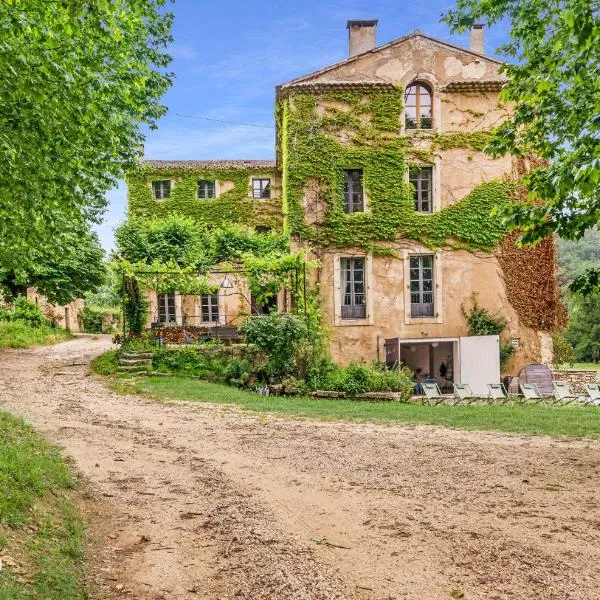 Parenthèse en Luberon, hotel v destinaci Rustrel