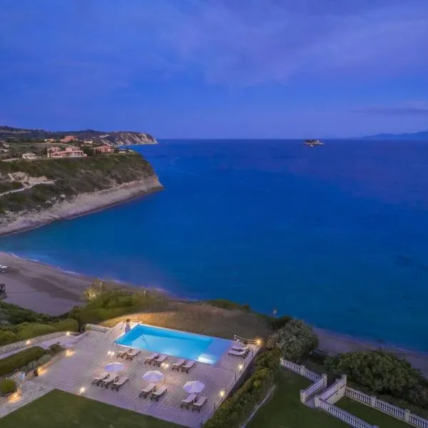 The Seasons, hotel v destinaci Svoronata