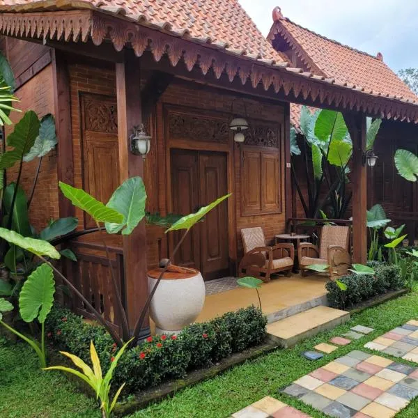 Viesnīca La Tavisa Hotel Borobudur pilsētā Magelanga