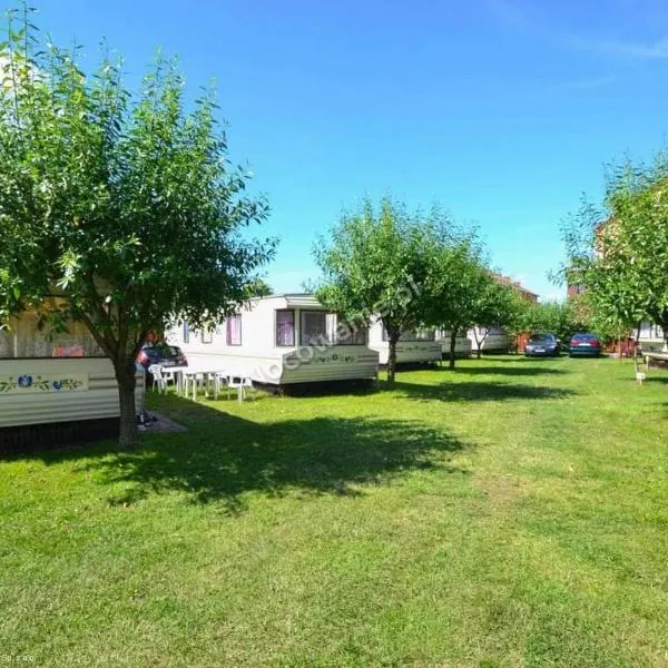 Rodzinne Domki Łeba, hotel v destinaci Leba