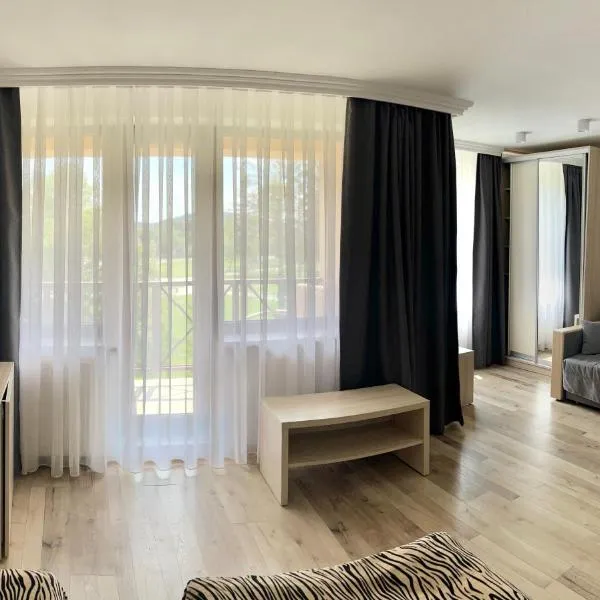 Hotel Intourist, hotel v Mukačevu
