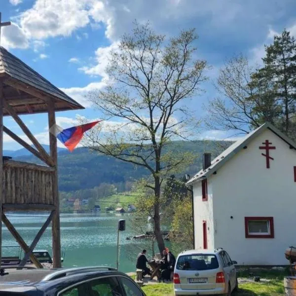 Dušanov Zaliv - Perućac, hotel in Osatica