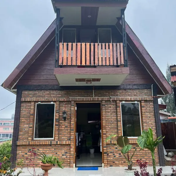 Ulina Villa Segitiga Berastagi, hotel di Berastagi