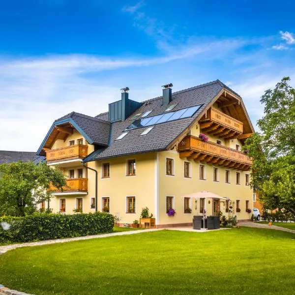 Landhaus Appartement Seidenwebergut Anif bei Salzburg, hotel v destinaci Niederalm