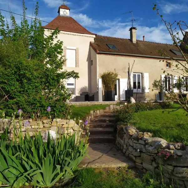 Chambre dans colombier à 10 mn de Vichy, hotel v destinácii Broût-Vernet