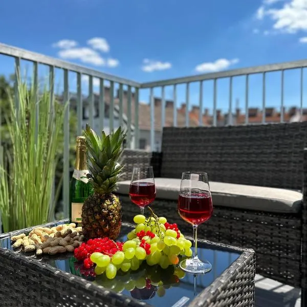 New Apartment with Spacious Balcony 18, hotel em Viena