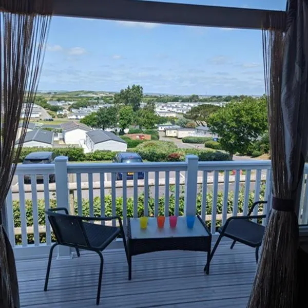Panoramic Views Relaxing Caravan Littlesea Haven Weymouth, hotel v destinaci Weymouth