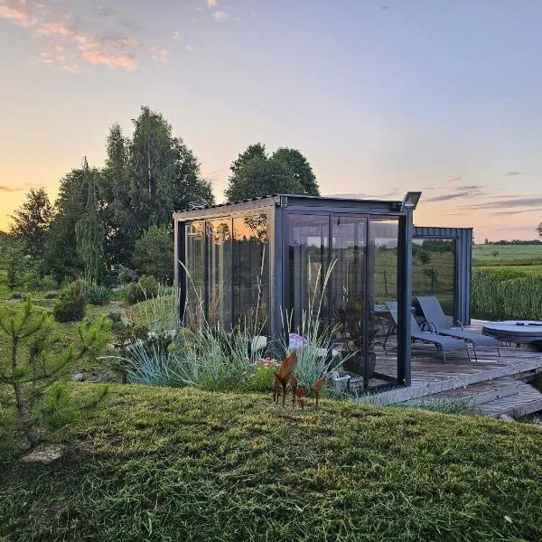 Vaitų Riešutynė - Small shipping container house, hotel in Paežeriai