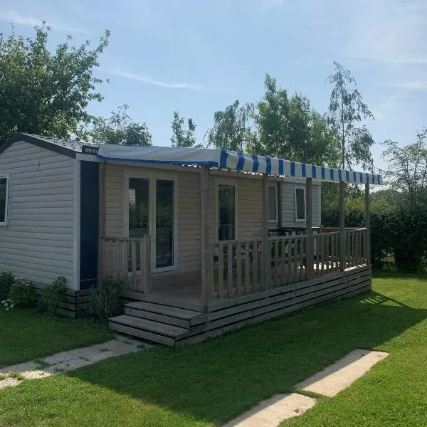 Camping Pommiers des Trois Pays, hotel v destinaci Licques