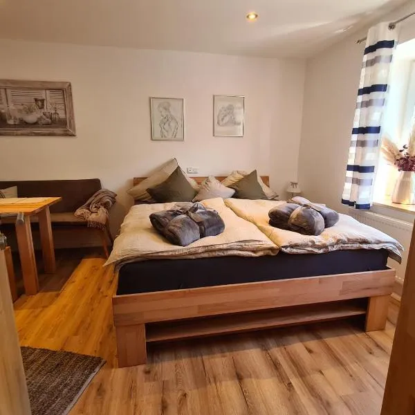 Rosenzauber Kraxler Pärchen, hotel v destinaci Weißenstadt