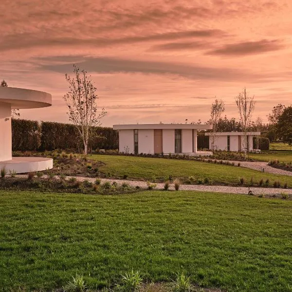 Retiro Costiña Wellness&villas, hotel in Santa Comba